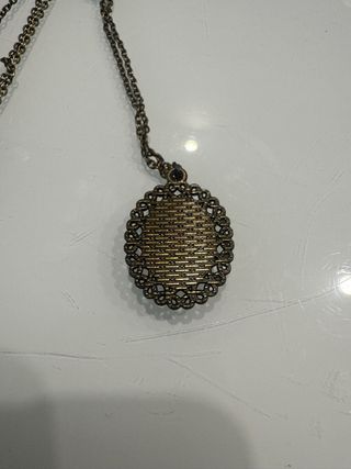 Colgante estilo vintage con figura
