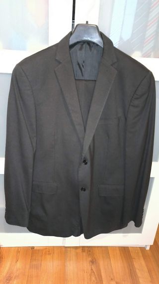 Traje Sfera Negro
Pantalón 48
Chaqueta 56