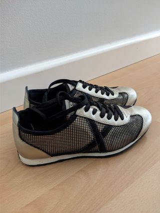 Zapatillas Munich Negras y Doradas