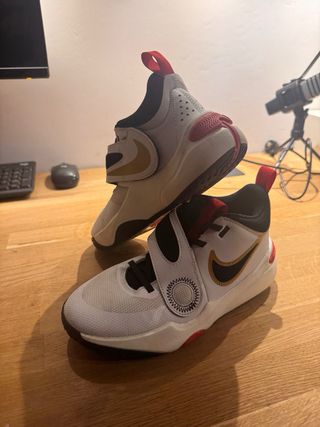 Zapatillas Nike Baloncesto Niño Blancas Rojas