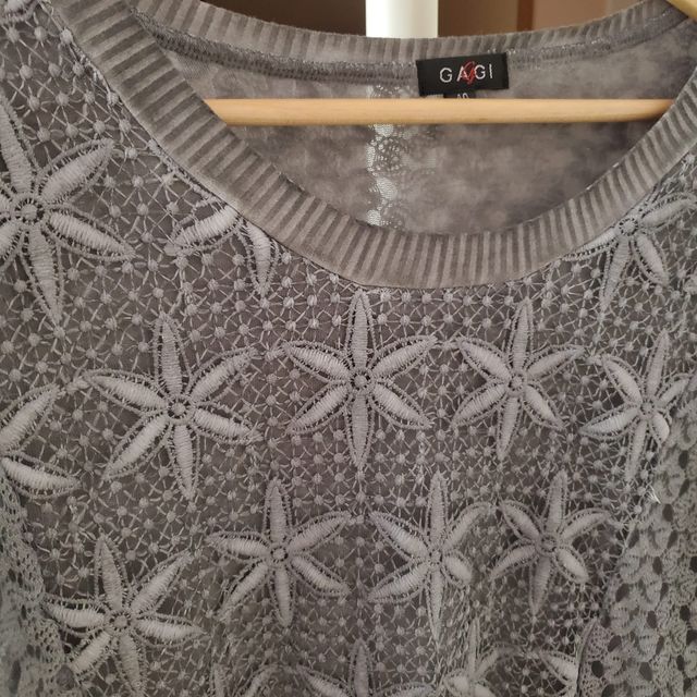 Camisa larga GAGI gris con encaje
