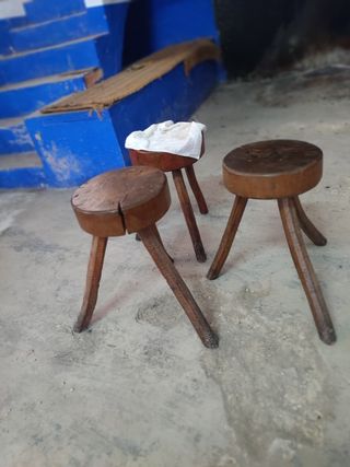 MESA DE MADERA MACIZA RUSTICA.