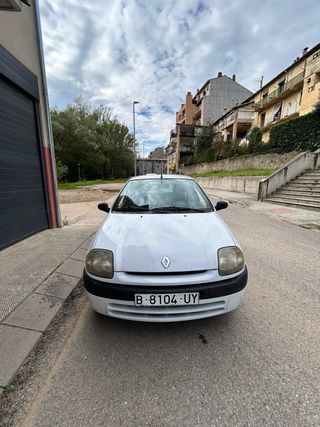 Clio  2004