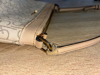 Bolso Calvin Klein Beige y Blanco Monogram
