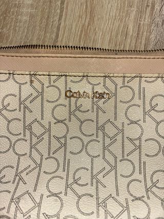 Bolso Calvin Klein Beige y Blanco Monogram
