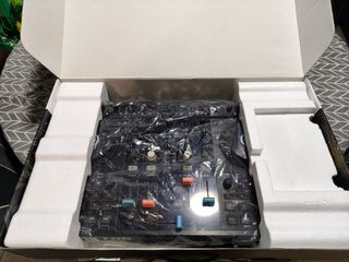 Controlador DJ Traktor Kontrol S4 MK1
