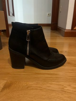 Botín negro Stradivarius Talla 38.