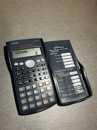 Calculadora Científica Casio fx-82MS