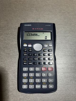 Calculadora Científica Casio fx-82MS