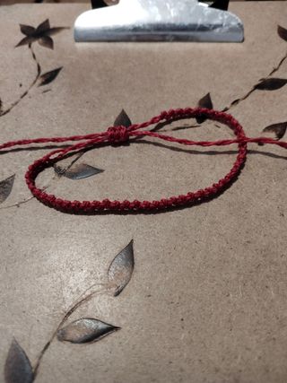 Pulsera de la suerte roja