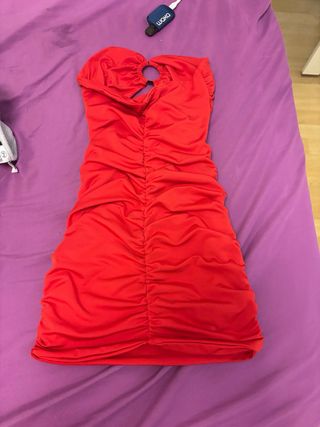 Vestido rojo sin tirantes