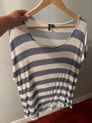 Camiseta VERO MODA rayas azul y blanco Talla XXL
