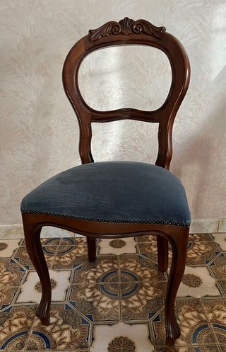 Sedia in legno con seduta imbottita