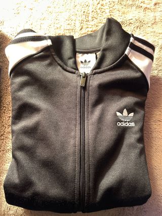 Chaqueta Adidas Negra y Blanca