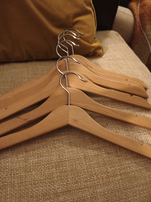 6 Perchas de madera para armario infantil