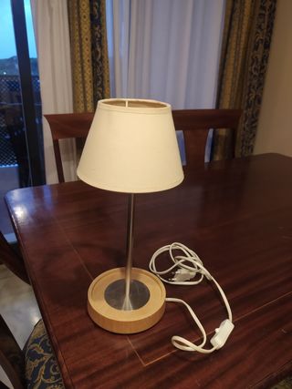 Lámpara de mesa pequeña