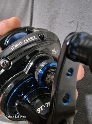 Caña salvaje gear y carrete abu García toro .