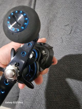 Caña salvaje gear y carrete abu García toro .