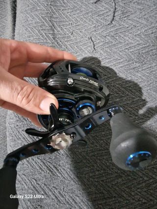 Caña salvaje gear y carrete abu García toro .