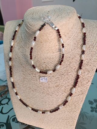 Conjunto collar y pulsera perlas y granates