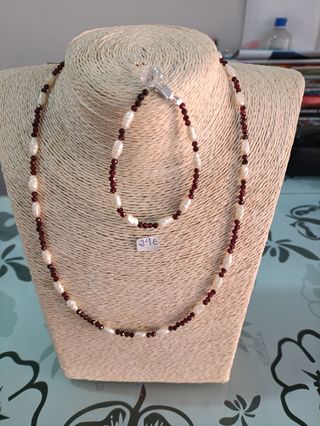Conjunto collar y pulsera perlas y granates
