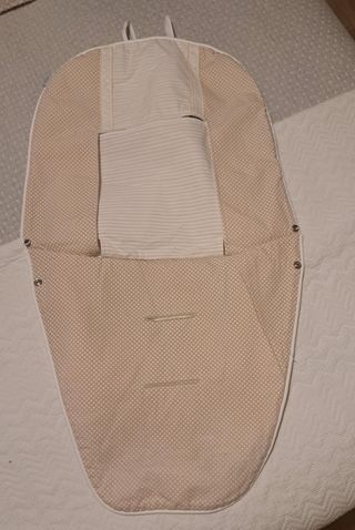Funda universal silla bebé beige y camel
