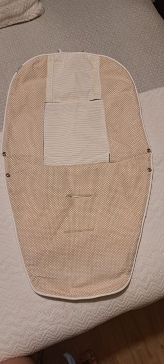 Funda universal silla bebé beige y camel