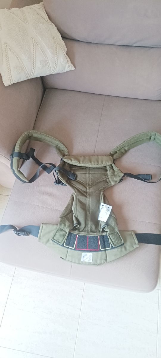 Mochila Ergobaby Omni Breeze Verde Oliva