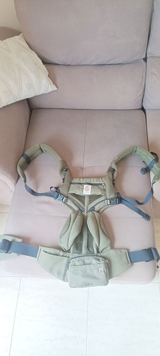 Mochila Ergobaby Omni Breeze Verde Oliva