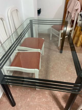 Mesa de cristal y 6 sillas