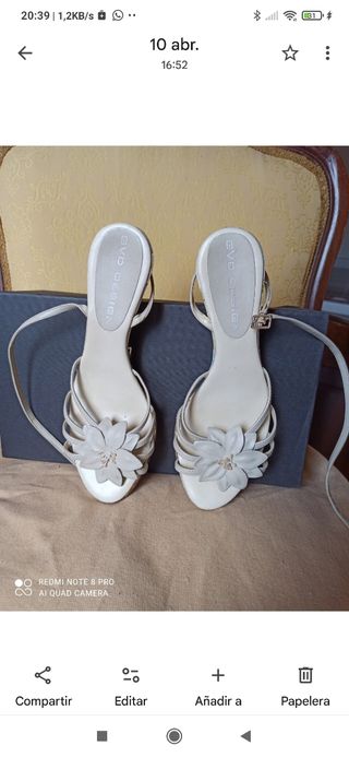 Sandalias GVD DESIGN piel beige flor tacón