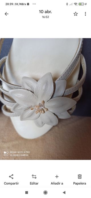 Sandalias GVD DESIGN piel beige flor tacón