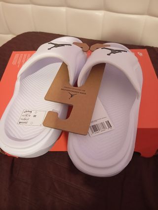 Chanclas Jordan Franchise Blancas Nuevas