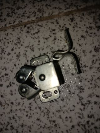 29 Retenedores de puerta metálicos