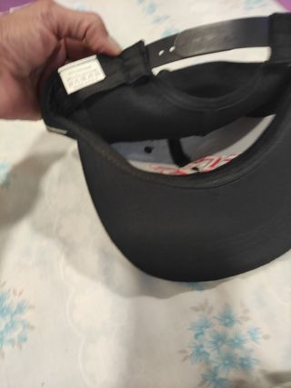 Gorra SB Negra y Roja