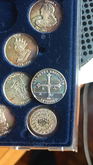 Arras de plata Reyes y Caudillos de Asturias