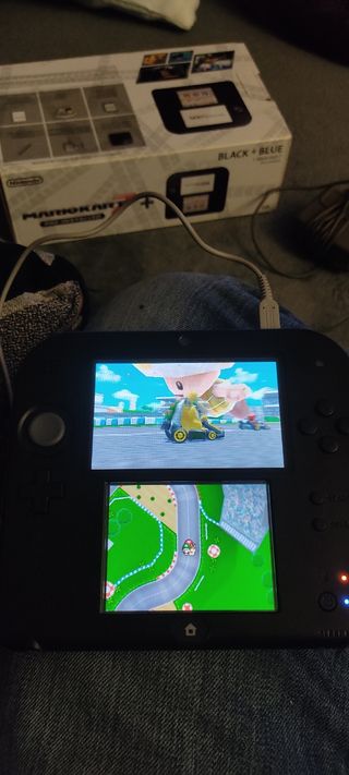 Nintendo 2DS con Mario Kart 7 precargado