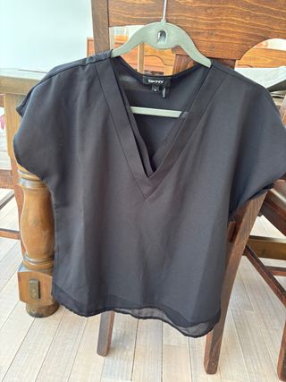 Blusa DKNY Negra