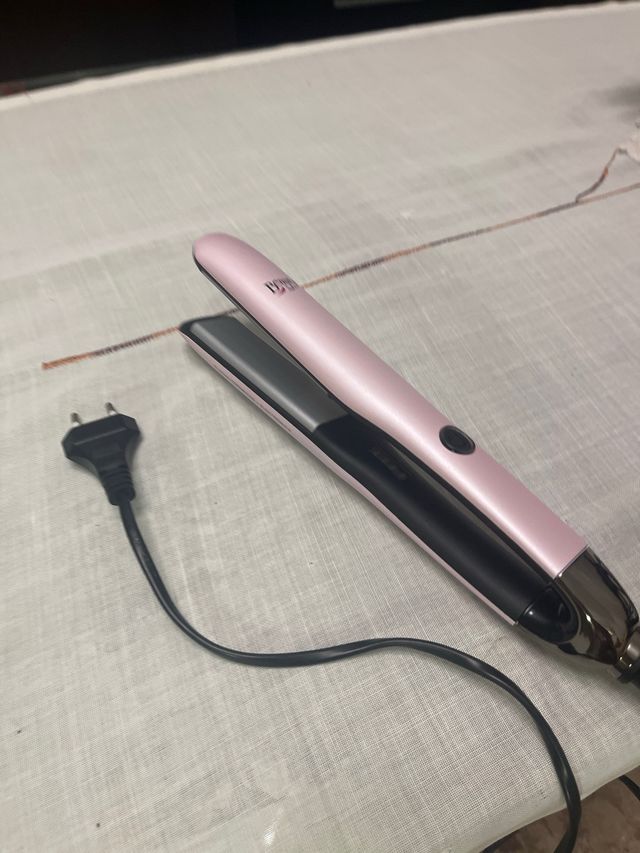 Plancha de pelo Jata rosa y plateada