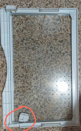 Contenedor de plástico transparente para nevera.