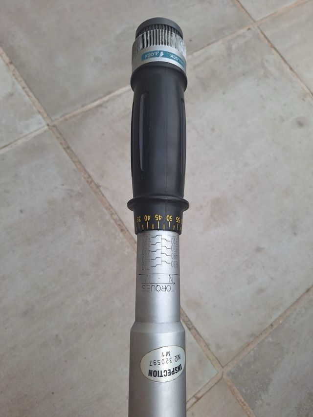 Llave dinamométrica A.O.K. TOOLS