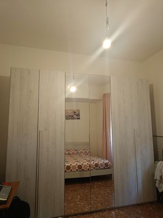 Letto + comò + due comodini+ armadio + specchio
