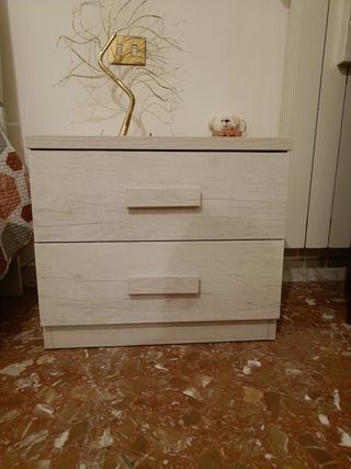 Letto + comò + due comodini+ armadio + specchio