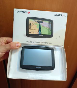GPS TomTom Start 42 en caja
