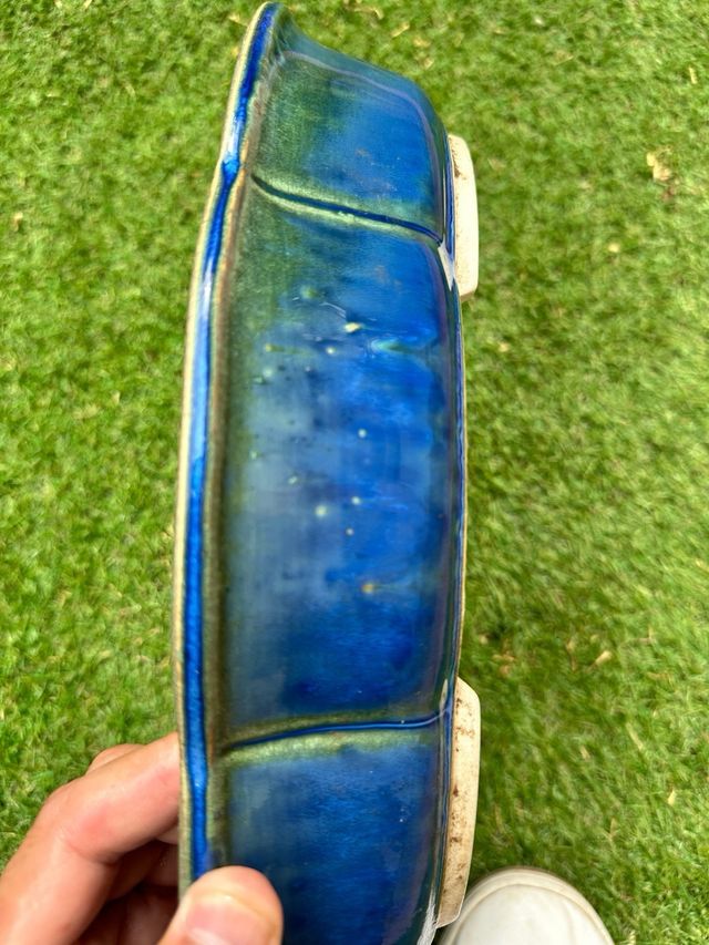 Maceta de cerámica azul y verde