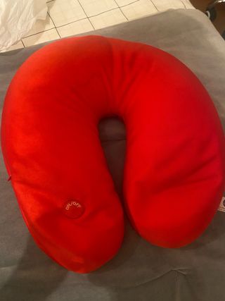Almohada de viaje con masaje