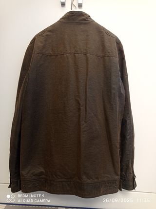 Cazadora bomber hombre caqui encerada