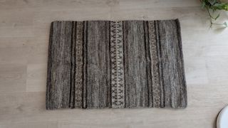 Alfombra de lana merino.