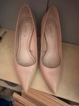 Tacones Zara punta rosa