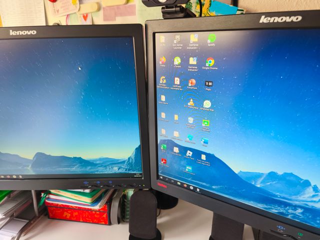 Mini PC HP Sobremesa completo, dos monitores. 